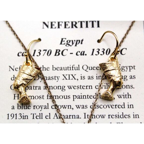 Nefertiti Necklace  Gold Tone Pendant and Earrings Berlin Museum Reproductions - Picture 2 of 9